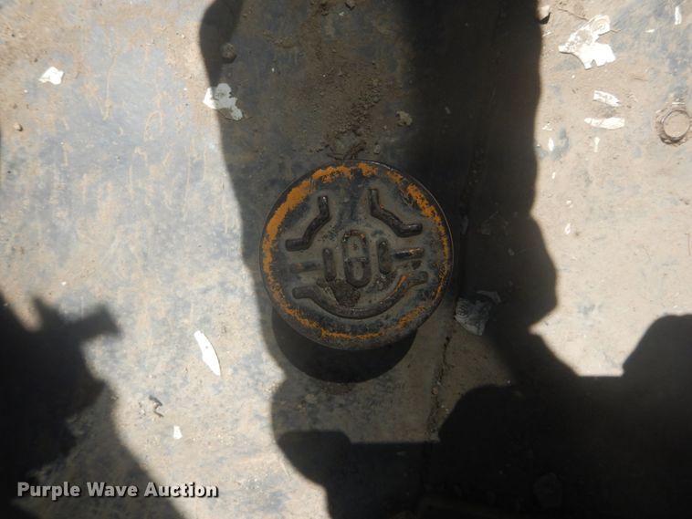 image for item HE9709 1984 John Deere 410B  backhoe