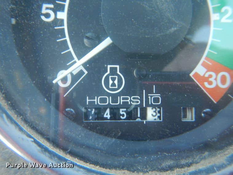 image for item HE9709 1984 John Deere 410B  backhoe