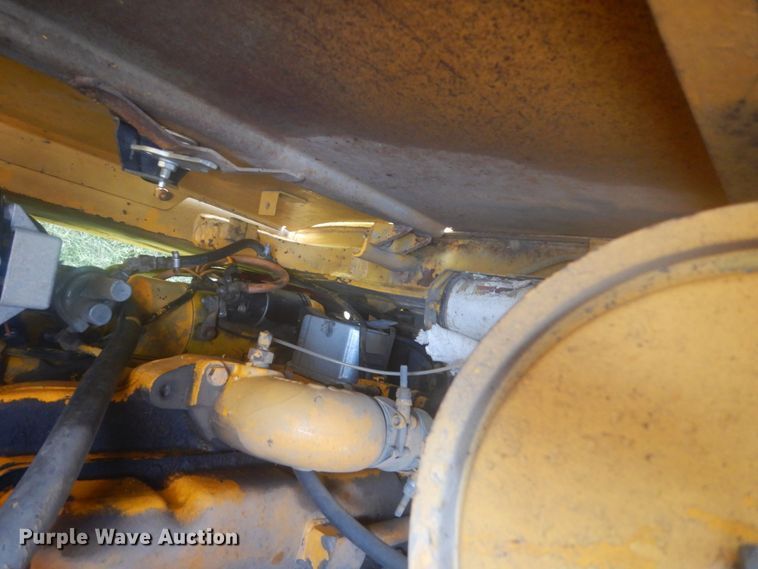 image for item HE9709 1984 John Deere 410B  backhoe