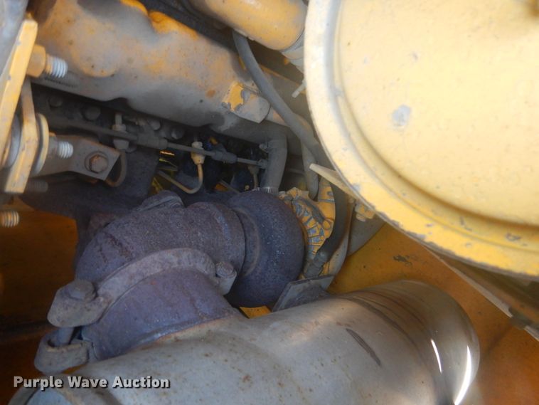 image for item HE9709 1984 John Deere 410B  backhoe