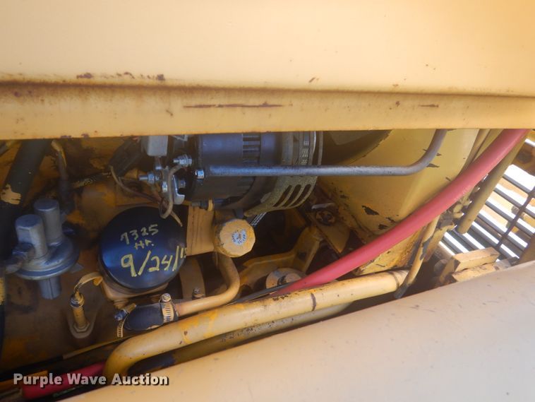 image for item HE9709 1984 John Deere 410B  backhoe