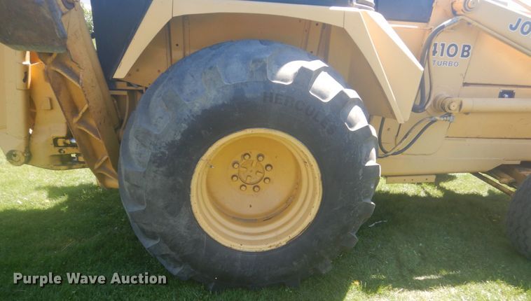 image for item HE9709 1984 John Deere 410B  backhoe