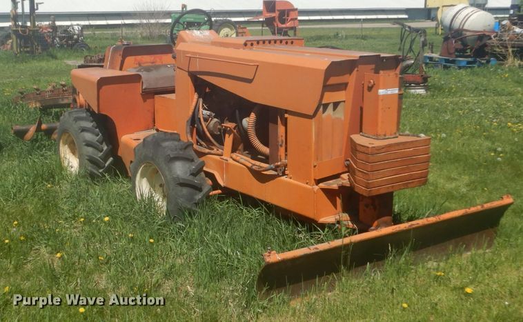 image for item HE9711 Ditch Witch R60  trencher