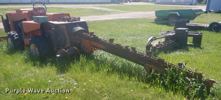 image for item HE9711 Ditch Witch R60  trencher
