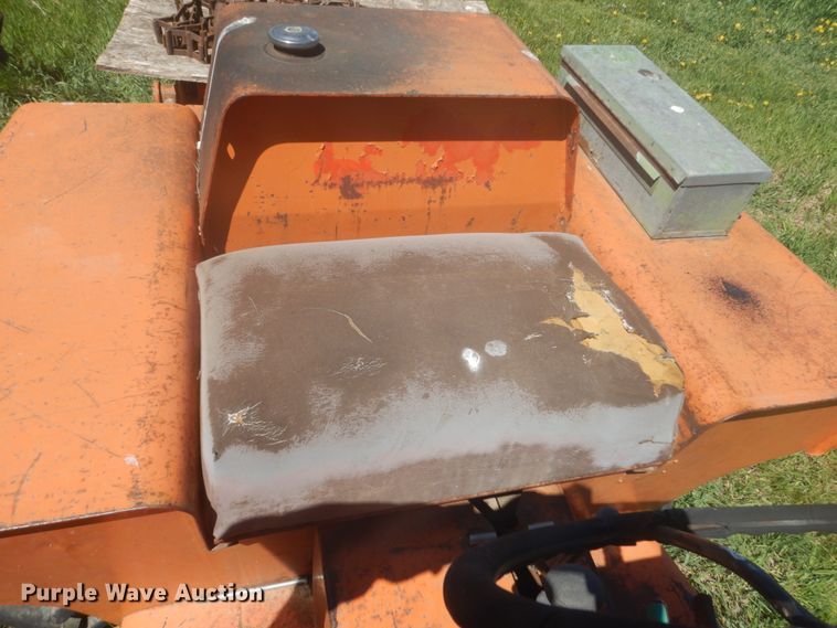 image for item HE9711 Ditch Witch R60  trencher