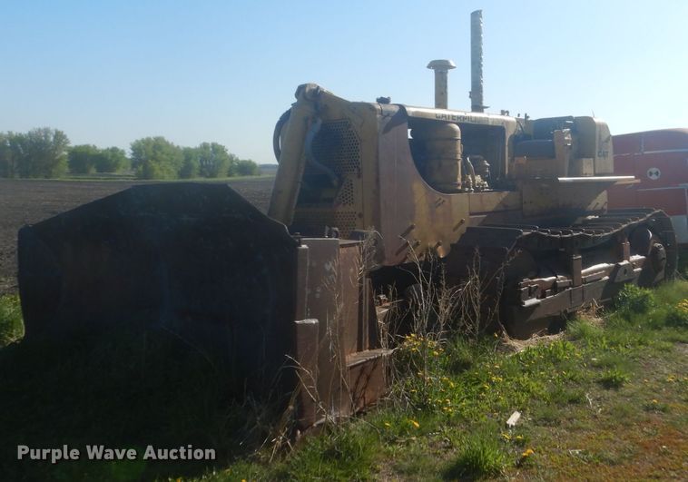 image for item HE9722 Caterpillar D8  dozer