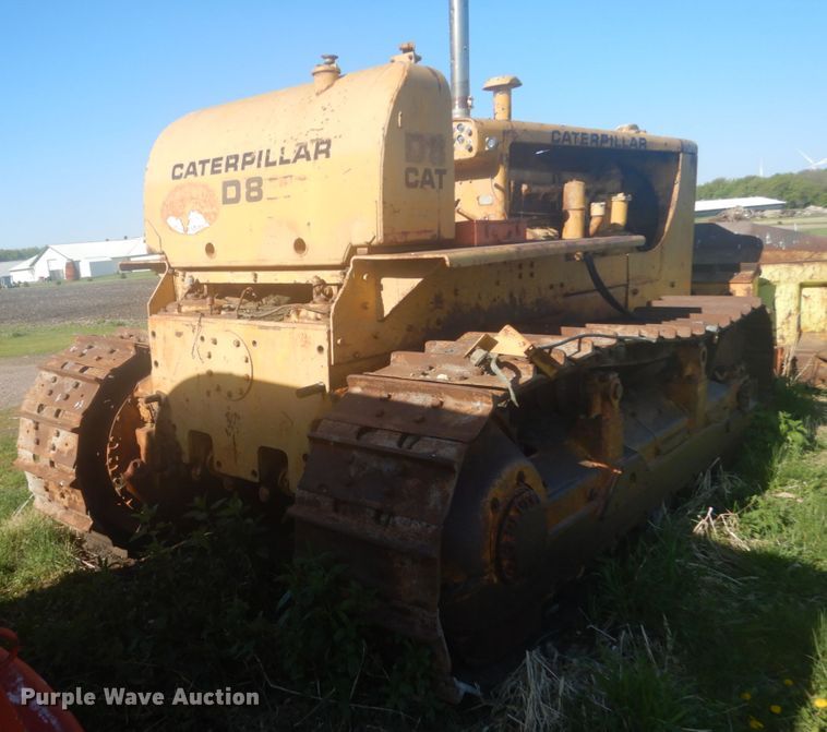 image for item HE9722 Caterpillar D8  dozer