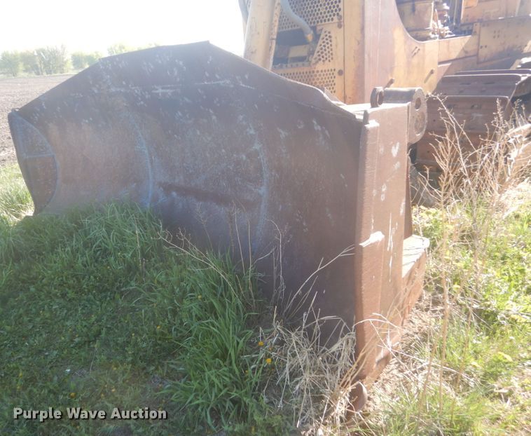 image for item HE9722 Caterpillar D8  dozer