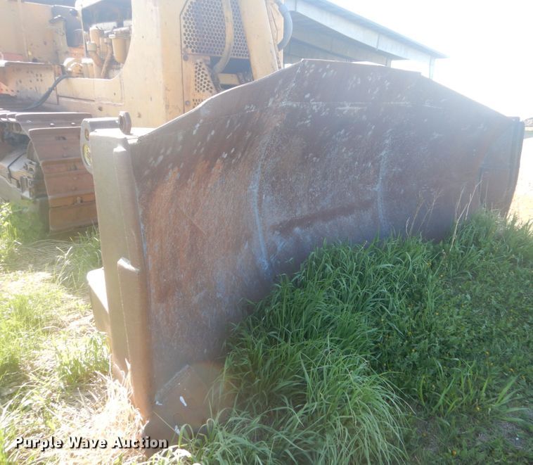 image for item HE9722 Caterpillar D8  dozer