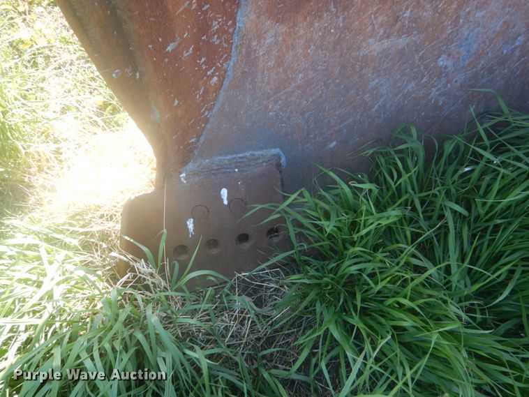 image for item HE9722 Caterpillar D8  dozer