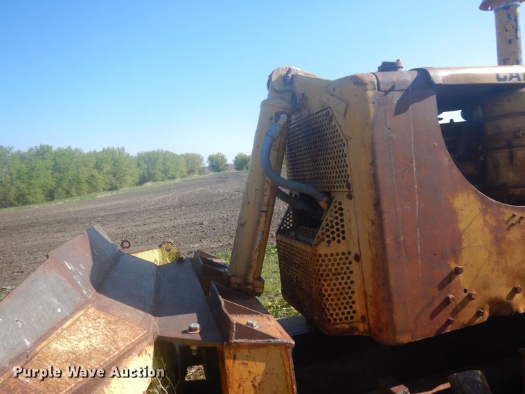 image for item HE9722 Caterpillar D8  dozer