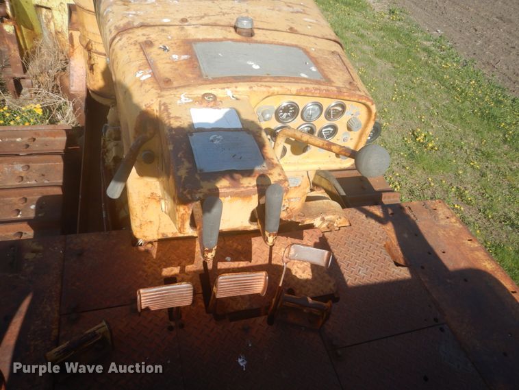 image for item HE9722 Caterpillar D8  dozer