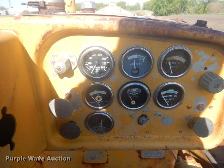 image for item HE9722 Caterpillar D8  dozer