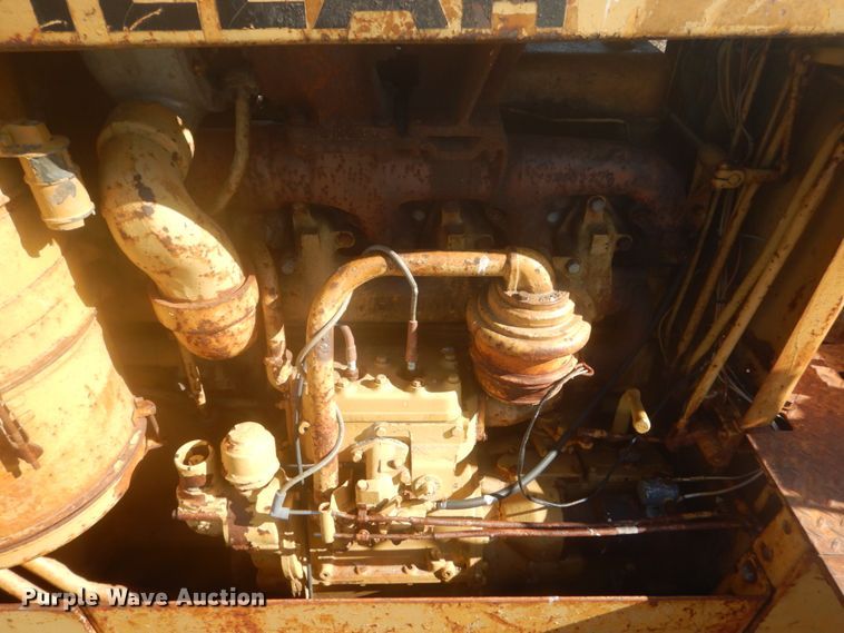 image for item HE9722 Caterpillar D8  dozer