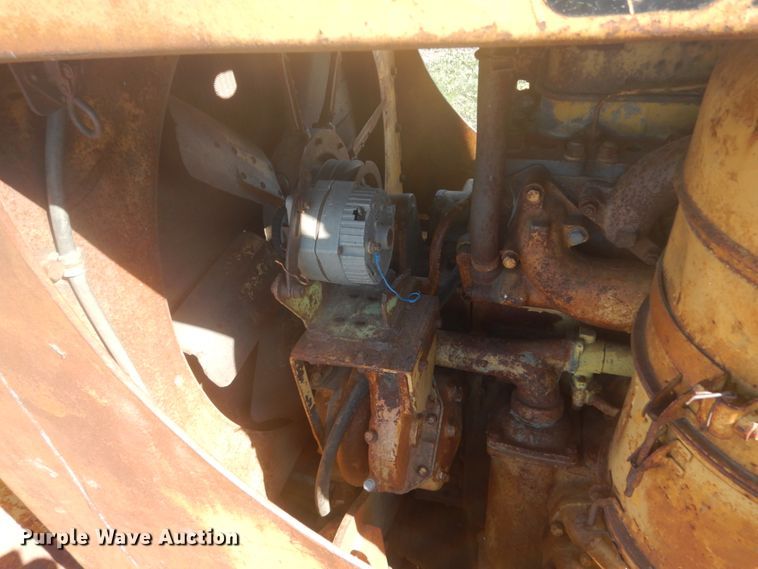 image for item HE9722 Caterpillar D8  dozer