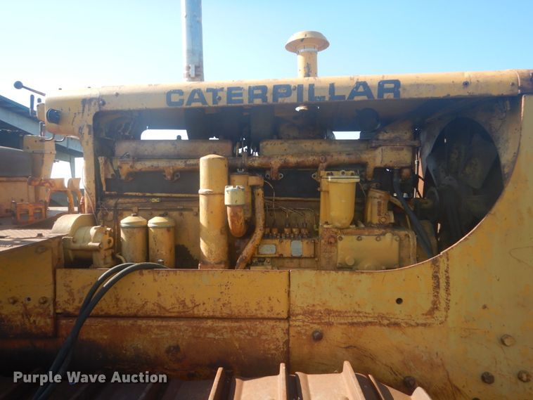 image for item HE9722 Caterpillar D8  dozer
