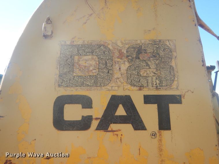 image for item HE9722 Caterpillar D8  dozer