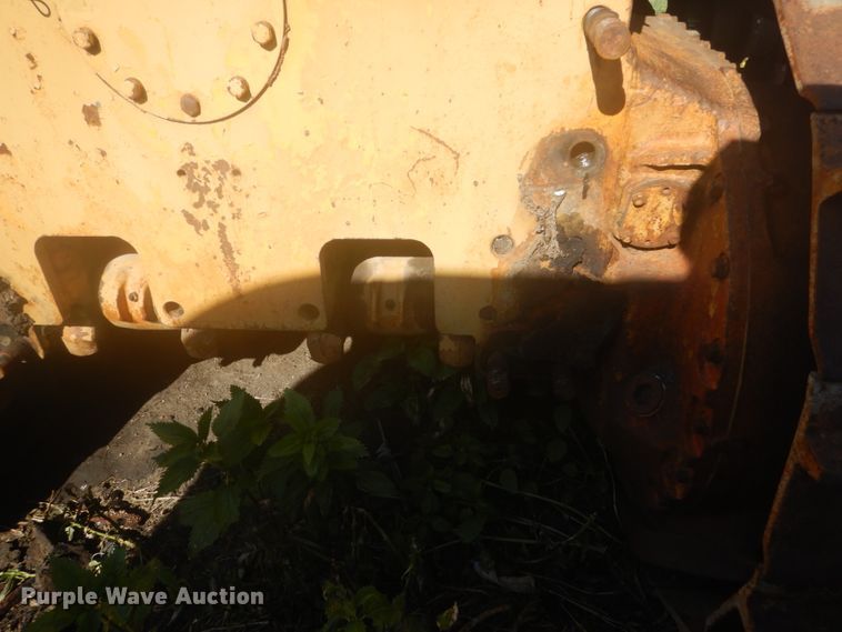 image for item HE9722 Caterpillar D8  dozer