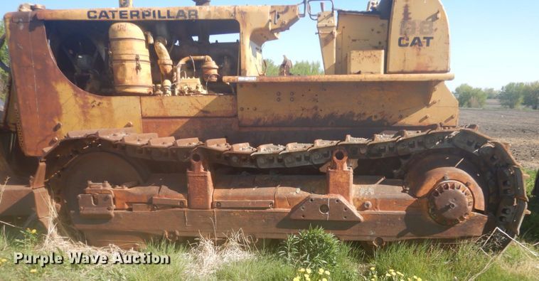 image for item HE9722 Caterpillar D8  dozer