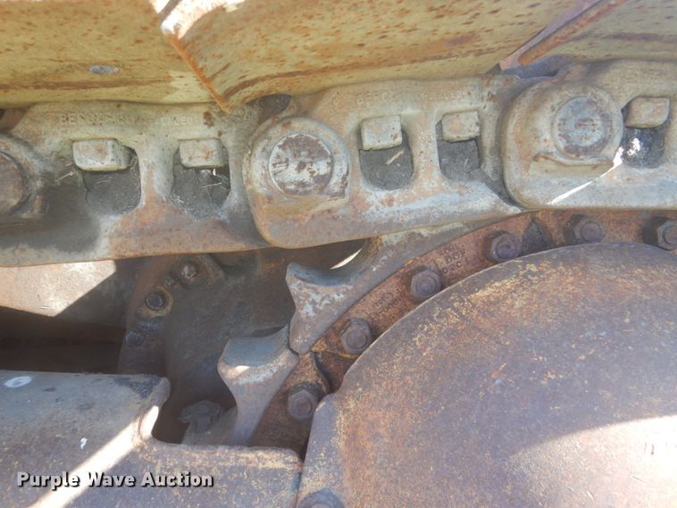 image for item HE9722 Caterpillar D8  dozer