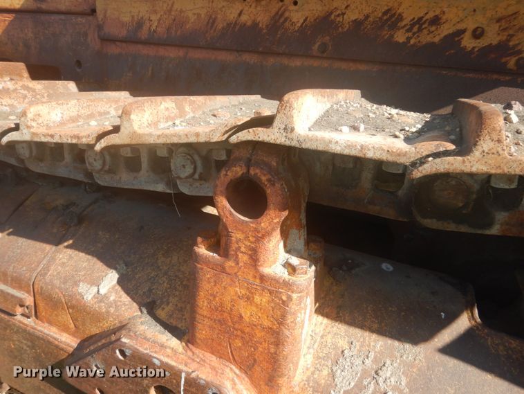 image for item HE9722 Caterpillar D8  dozer