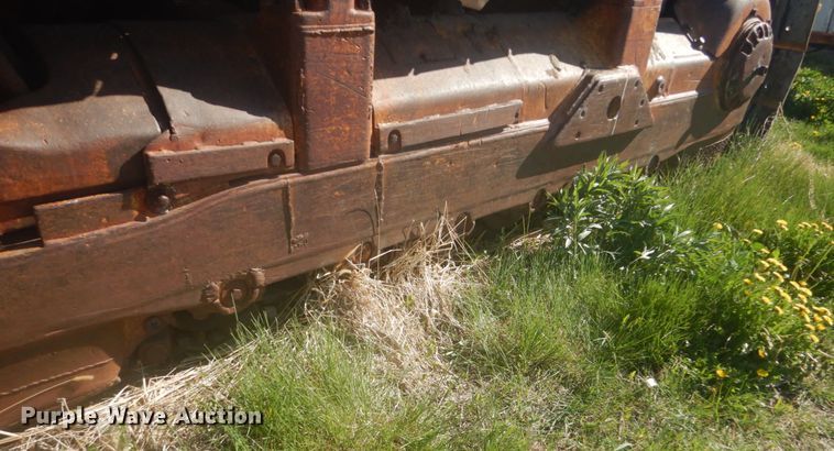 image for item HE9722 Caterpillar D8  dozer