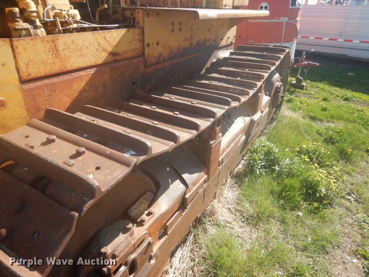 image for item HE9722 Caterpillar D8  dozer