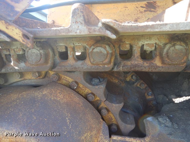 image for item HE9722 Caterpillar D8  dozer