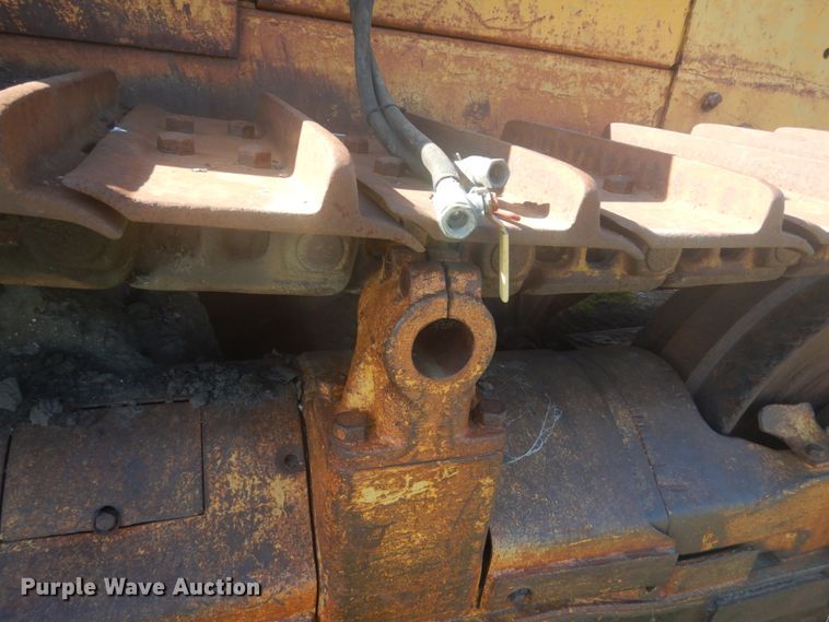 image for item HE9722 Caterpillar D8  dozer