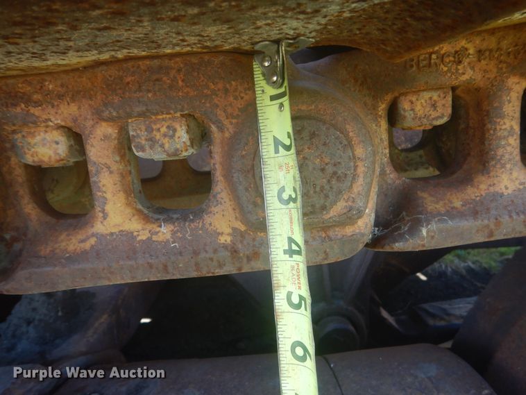 image for item HE9722 Caterpillar D8  dozer