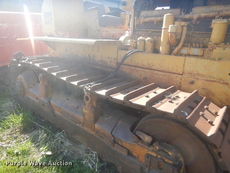 image for item HE9722 Caterpillar D8  dozer