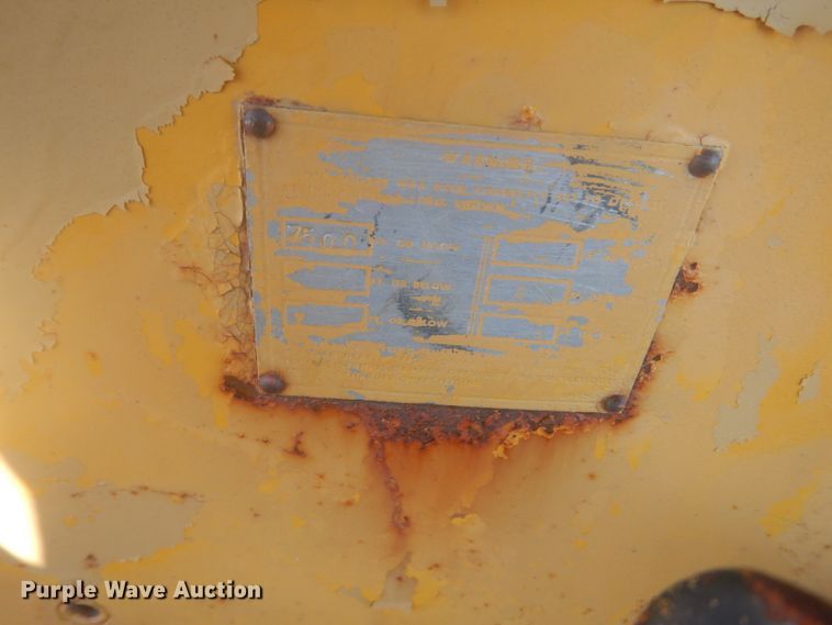 image for item HE9722 Caterpillar D8  dozer