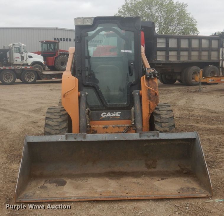 image for item HE9724 2013 Case SV300  skid steer loader