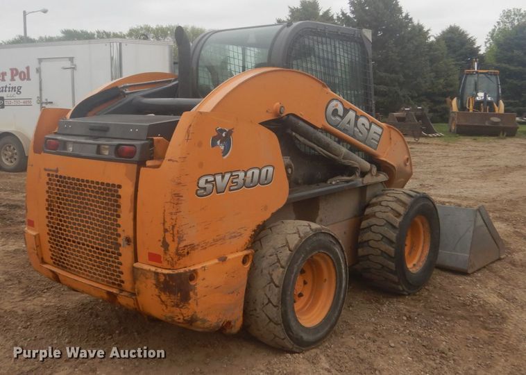 image for item HE9724 2013 Case SV300  skid steer loader