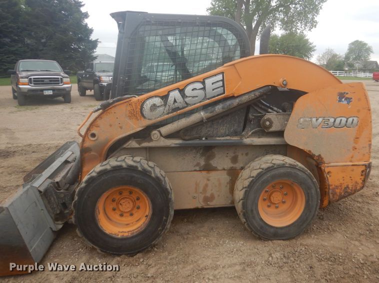image for item HE9724 2013 Case SV300  skid steer loader