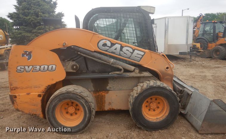 image for item HE9724 2013 Case SV300  skid steer loader