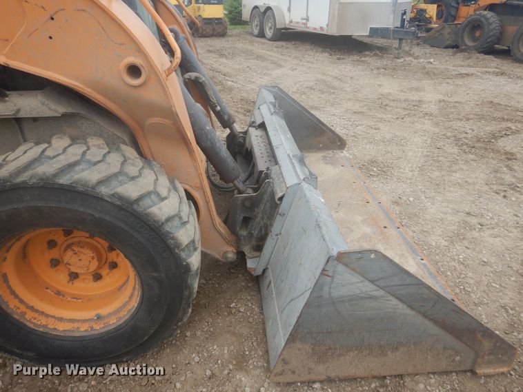 image for item HE9724 2013 Case SV300  skid steer loader