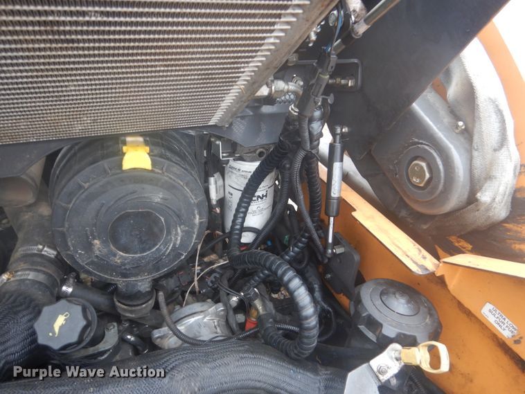 image for item HE9724 2013 Case SV300  skid steer loader