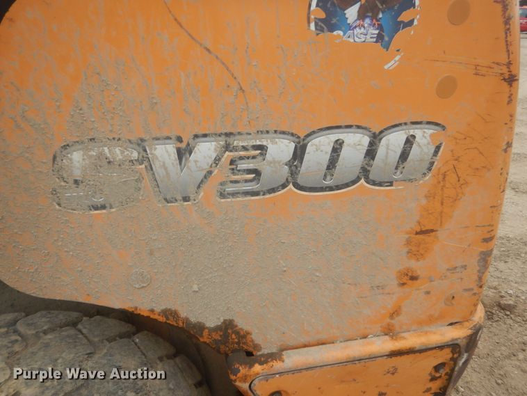 image for item HE9724 2013 Case SV300  skid steer loader