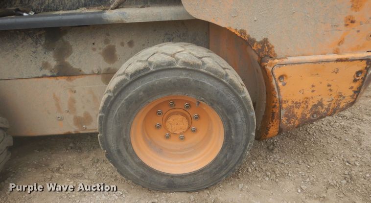 image for item HE9724 2013 Case SV300  skid steer loader