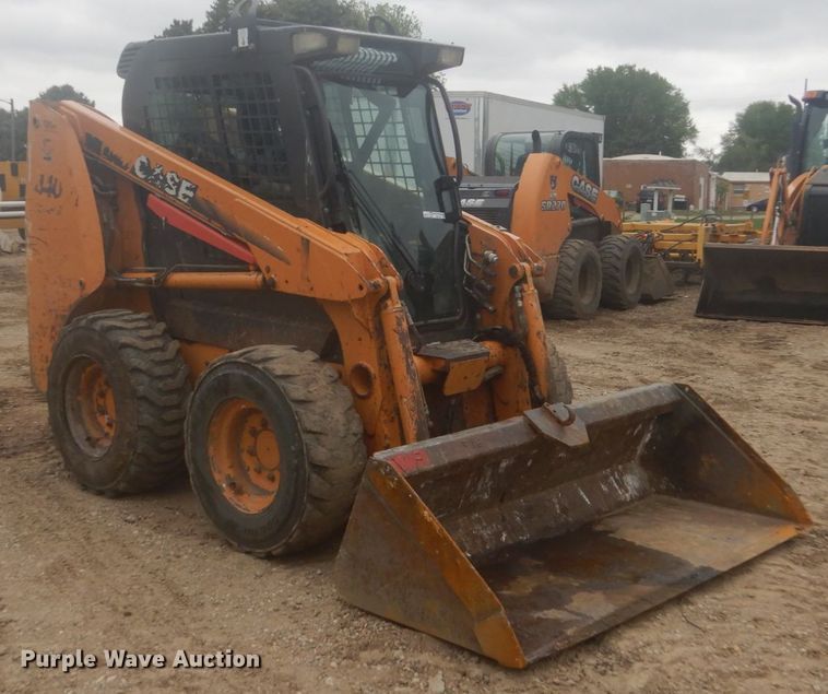 image for item HE9725 2009 Case 440 Series 3  skid steer loader