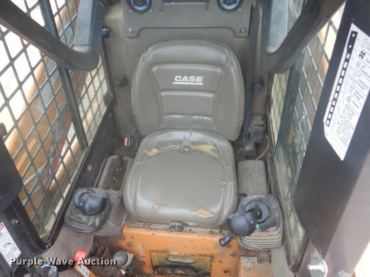 image for item HE9725 2009 Case 440 Series 3  skid steer loader