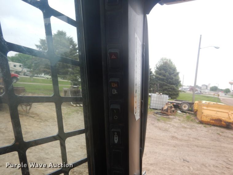 image for item HE9725 2009 Case 440 Series 3  skid steer loader