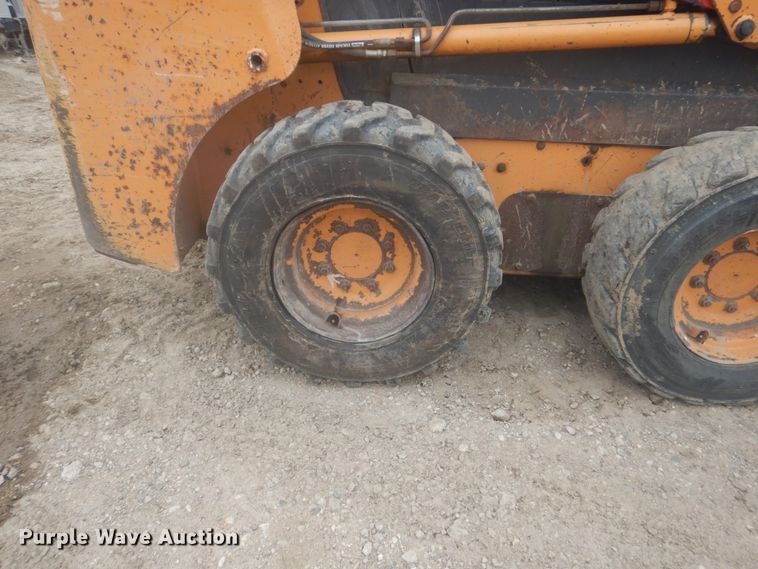 image for item HE9725 2009 Case 440 Series 3  skid steer loader