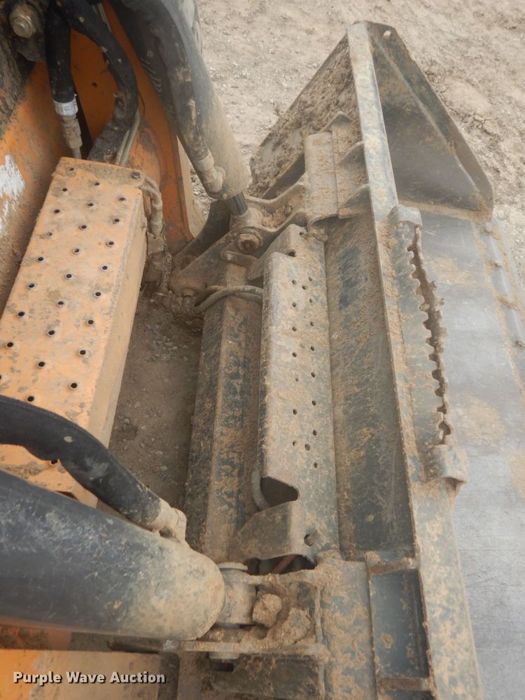 image for item HE9726 2016 Case SR270  skid steer loader