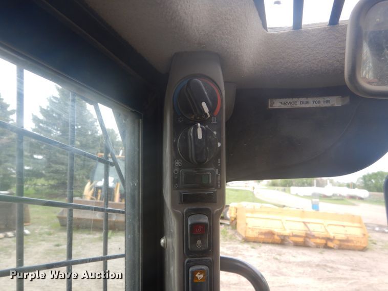 image for item HE9726 2016 Case SR270  skid steer loader