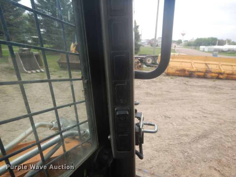 image for item HE9726 2016 Case SR270  skid steer loader