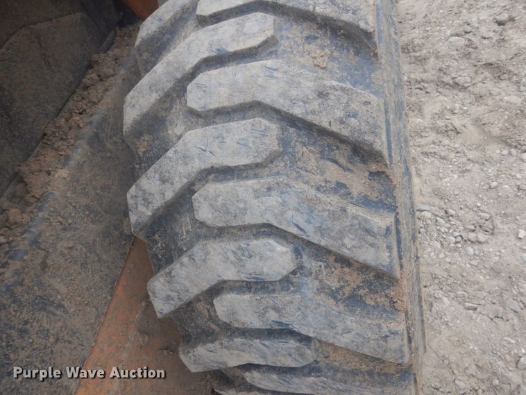 image for item HE9726 2016 Case SR270  skid steer loader