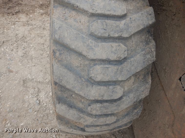 image for item HE9726 2016 Case SR270  skid steer loader