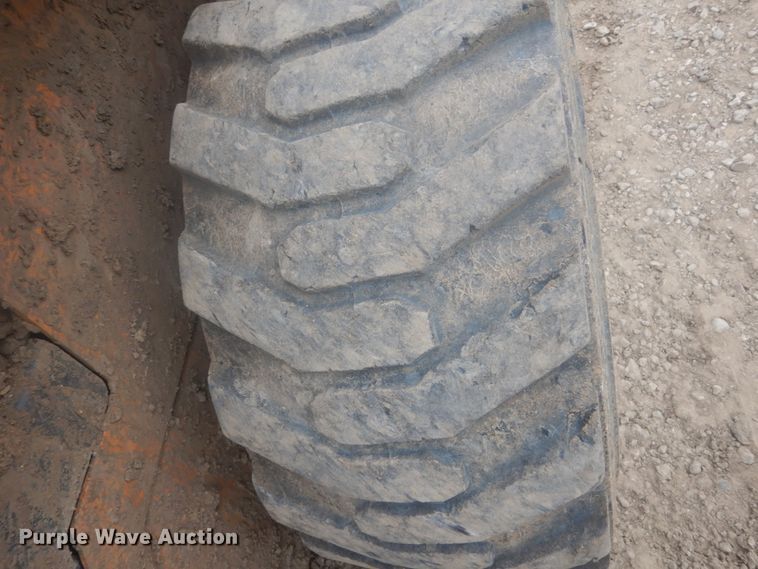 image for item HE9726 2016 Case SR270  skid steer loader